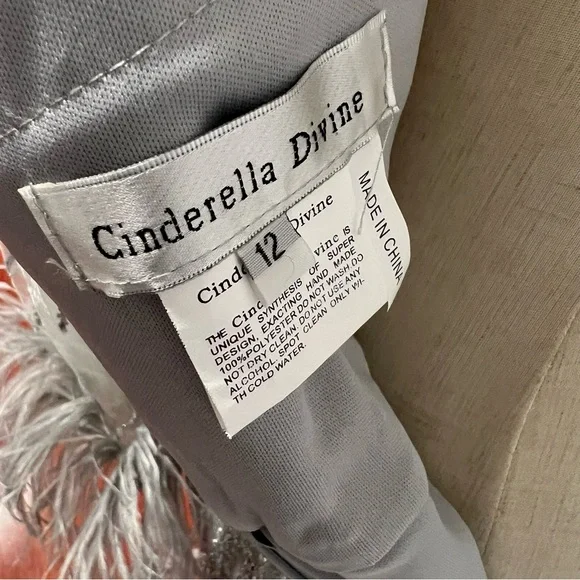 CINDERELLA DIVINE Fitted Long Glitter Evening Dress With Feathers Sleeves - Picture 16 of 16